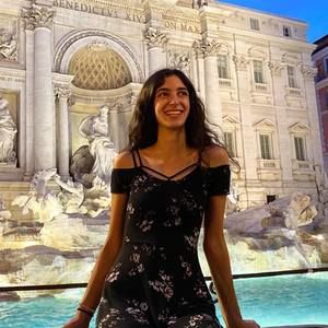 Meet your Posher, Ana